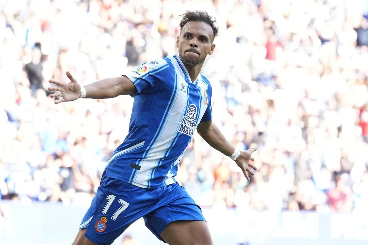 Leicester City  has signed a la liga striker with 22 goals scores during 2023/2024 season